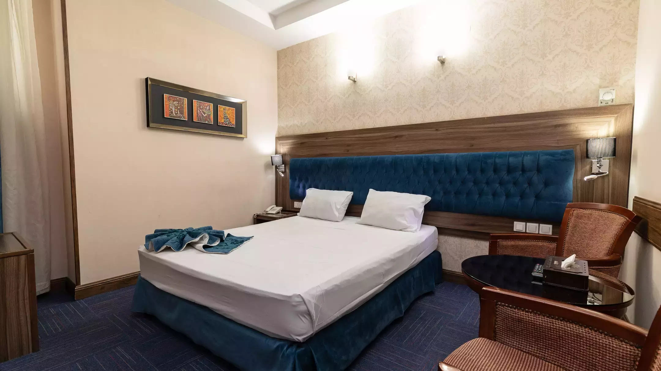 Alibaba https://cdn.alibaba.ir/ostorage/hotel-accommodation-images/67054029906add960f28e711_66e7ebac0865d826250ba793_هتل ایران زمین - اتاق دوتخته دبل (1).webp
